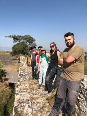 Volunteers on top of a section of the aqueduct of El Hospital - December 2024 Photo