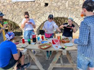 Volunteers having lunch at the site - December 2023 Photo